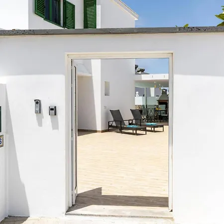 Villa Deluxe By Puerto del Carmen (Lanzarote)